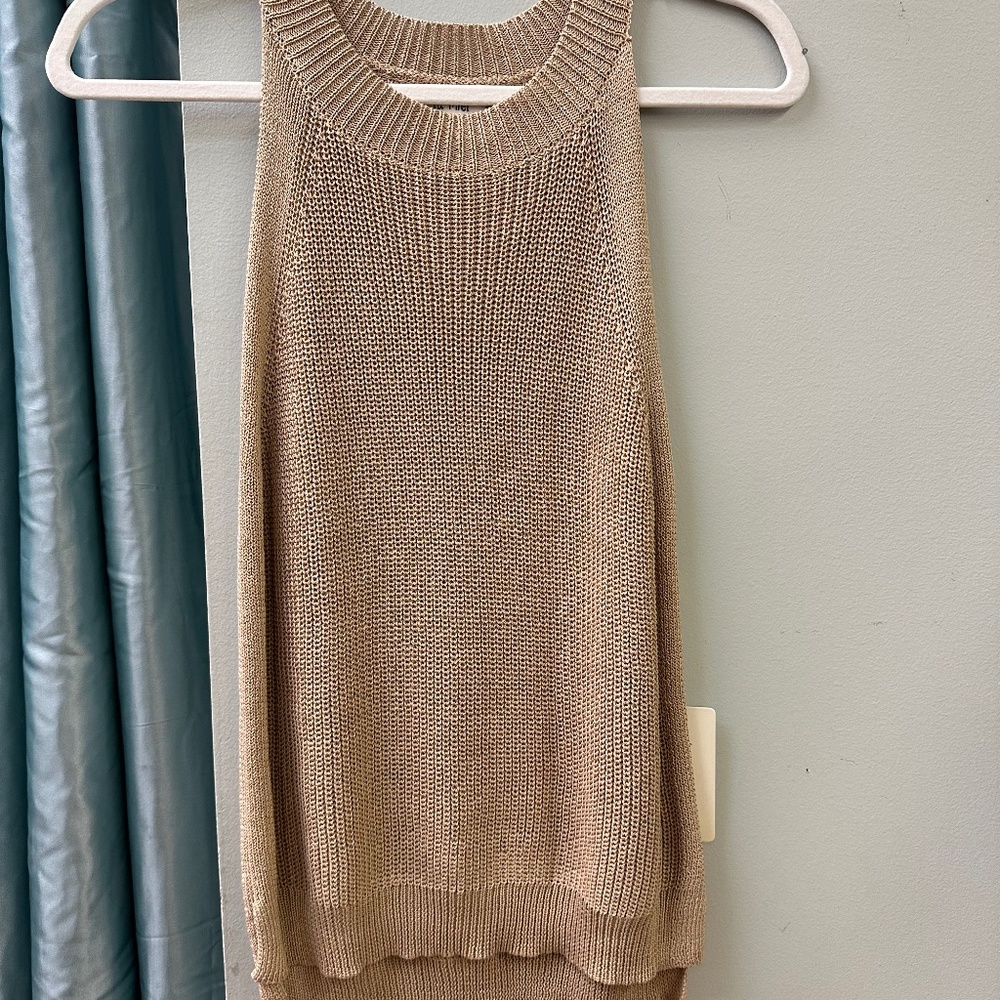 NWT Cute tank sweater, Mocha